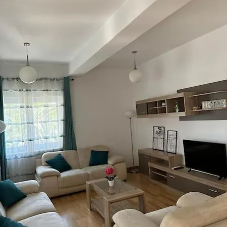 Sweet Escape W Pool * טיראנה