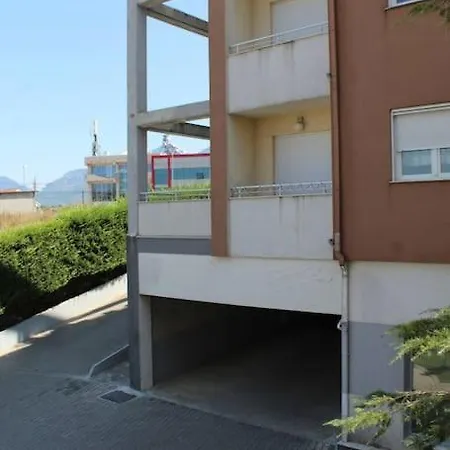 Sweet Escape W Pool Apartment *